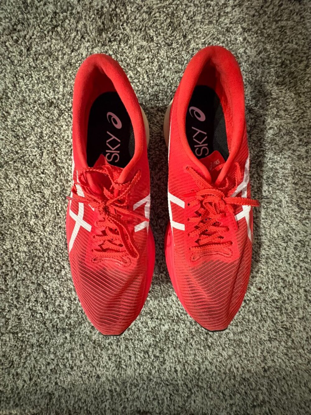 Asics metaspeed sky racing shoe unisex (men's 8, women's 9.5)